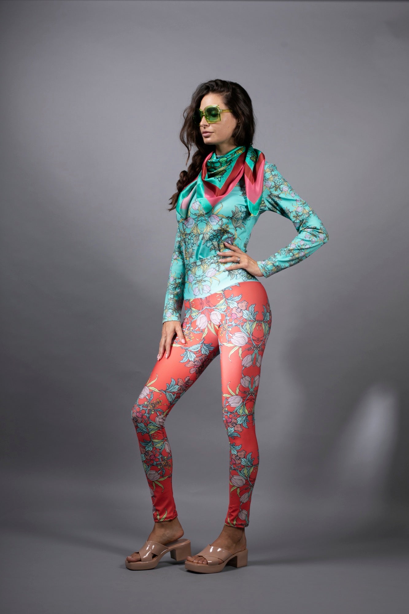 CROCUS RED AND AQUA LEGGINGS BY NUVULA